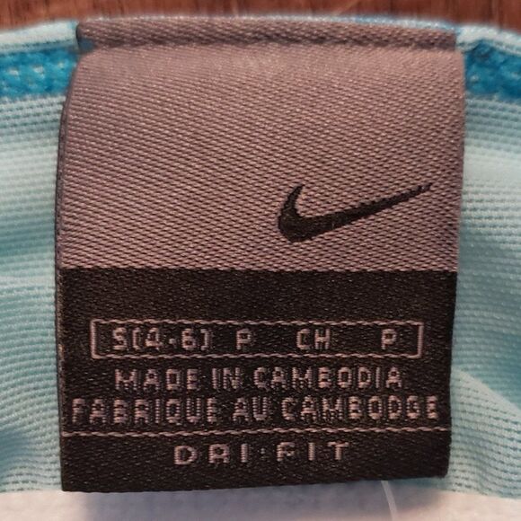 Nike Dri-Fit NWT Women Yoga Crop Top Floral Blue Size S - Picture 5 of 8